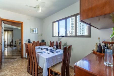 Apartamento à venda com 239m², 3 quartos e 3 vagas