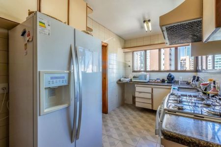 Apartamento à venda com 239m², 3 quartos e 3 vagas