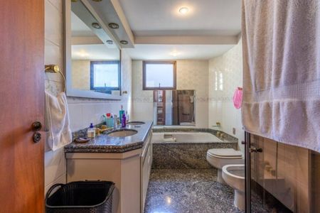 Apartamento à venda com 239m², 3 quartos e 3 vagas