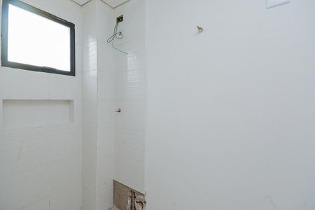 Banheiro de apartamento à venda com 1 quarto, 24m² em Vila Gea, São Paulo