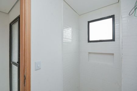 Banheiro de apartamento à venda com 1 quarto, 24m² em Vila Gea, São Paulo