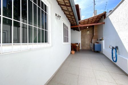 Casa à venda com 188m², 3 quartos e 3 vagasVaranda