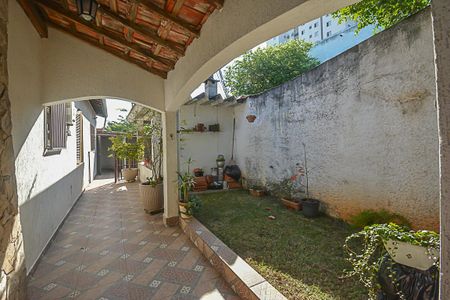 Casa à venda com 224m², 2 quartos e 3 vagas Casa à venda com 224m², 2 quartos e 3 vagasJardim