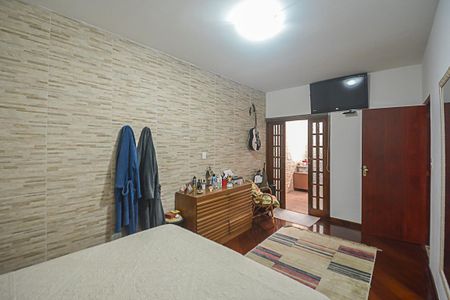 Casa à venda com 224m², 2 quartos e 3 vagas Casa à venda com 224m², 2 quartos e 3 vagasQuarto Suíte