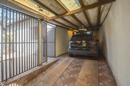 Casa à venda com 224m², 2 quartos e 3 vagas Casa à venda com 224m², 2 quartos e 3 vagasGaragem