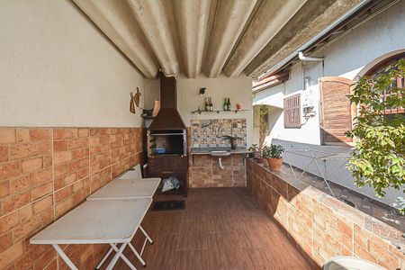 Casa à venda com 224m², 2 quartos e 3 vagas Casa à venda com 224m², 2 quartos e 3 vagasChurrasqueira
