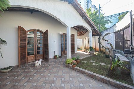 Casa à venda com 224m², 2 quartos e 3 vagas Casa à venda com 224m², 2 quartos e 3 vagasGaragem