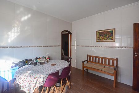 Casa à venda com 224m², 2 quartos e 3 vagas Casa à venda com 224m², 2 quartos e 3 vagasCozinha