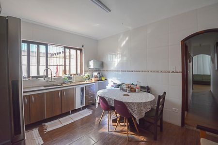 Casa à venda com 224m², 2 quartos e 3 vagas Casa à venda com 224m², 2 quartos e 3 vagasCozinha