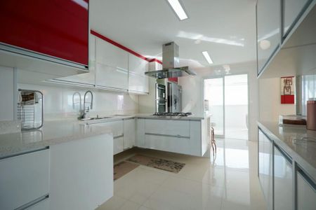 Apartamento à venda com 246m², 4 quartos e 4 vagas