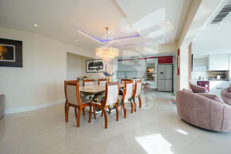 Apartamento à venda com 246m², 4 quartos e 4 vagas