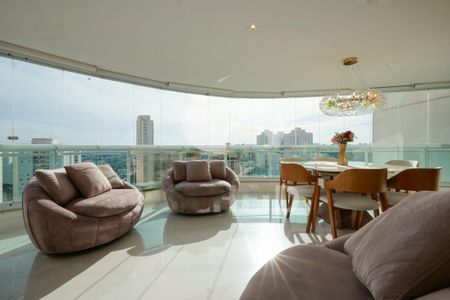 Apartamento à venda com 246m², 4 quartos e 4 vagas