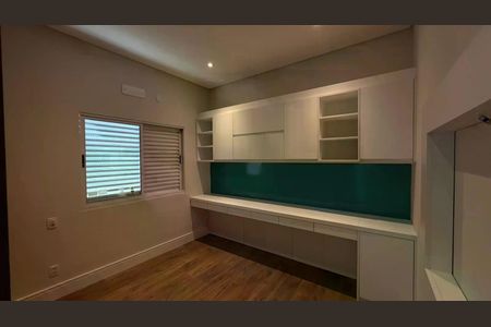 Casa à venda com 325m², 3 quartos e 4 vagas
