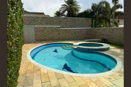 Casa à venda com 325m², 3 quartos e 4 vagas
