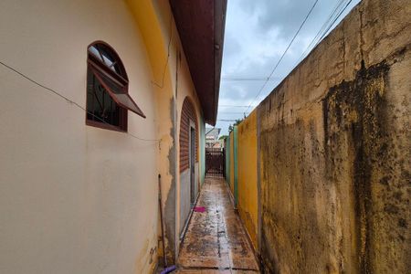 Casa à venda com 140m², 4 quartos e 1 vaga Casa à venda com 140m², 4 quartos e 1 vagaCorredor