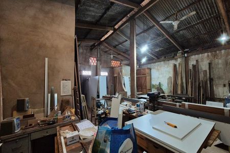 Casa à venda com 140m², 4 quartos e 1 vaga Casa à venda com 140m², 4 quartos e 1 vagaBarracão
