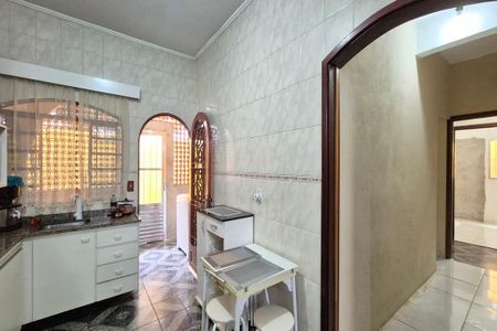 Casa à venda com 140m², 4 quartos e 1 vaga Casa à venda com 140m², 4 quartos e 1 vagaCozinha