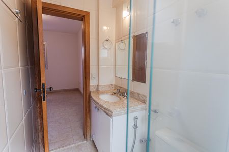 Apartamento para alugar com 130m², 4 quartos e 2 vagas Apartamento para alugar com 130m², 4 quartos e 2 vagasBanheiro da Suíte