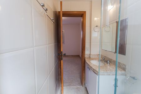 Apartamento para alugar com 130m², 4 quartos e 2 vagas Apartamento para alugar com 130m², 4 quartos e 2 vagasBanheiro da Suíte
