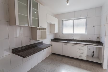 Apartamento para alugar com 130m², 4 quartos e 2 vagas Apartamento para alugar com 130m², 4 quartos e 2 vagasCozinha