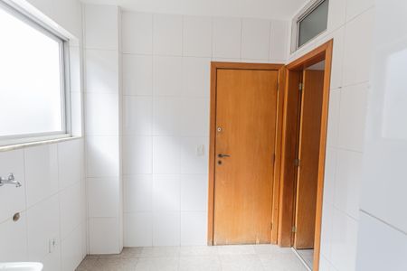 Área de Serviço de apartamento para alugar com 4 quartos, 130m² em Palmares, Juiz de Fora