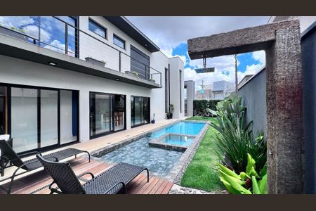 Casa de condomínio para alugar com 270m², 4 quartos e 4 vagas Casa de condomínio para alugar com 270m², 4 quartos e 4 vagasFoto 01