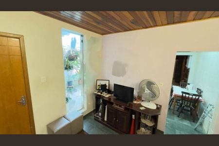 Casa à venda com 85m², 2 quartos e 2 vagas