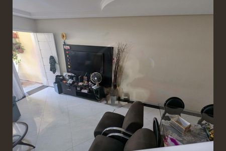 Casa à venda com 3 quartos, 110m² em Jardim Sabara, São Paulo