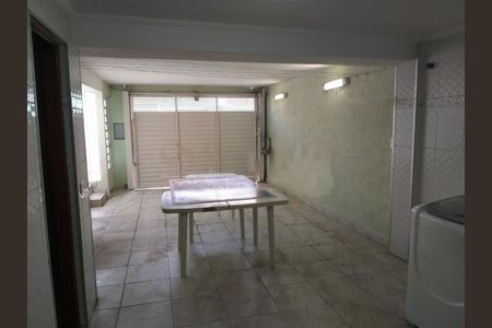 Casa à venda com 3 quartos, 180m² em Vila Marari, São Paulo
