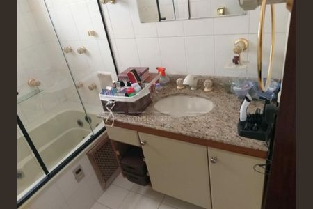 Casa à venda com 180m², 3 quartos e 4 vagas