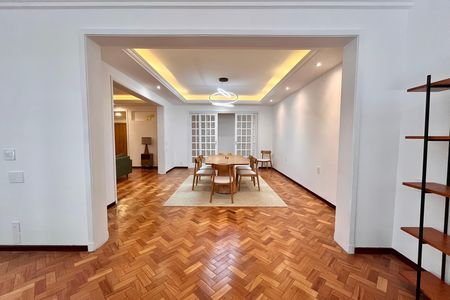 Apartamento para alugar com 316m², 4 quartos e 1 vaga Apartamento para alugar com 316m², 4 quartos e 1 vagaSala