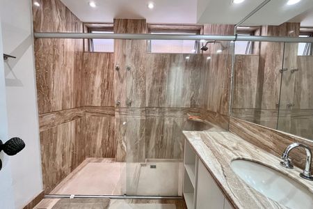 Apartamento para alugar com 316m², 4 quartos e 1 vaga Apartamento para alugar com 316m², 4 quartos e 1 vagaBanheiro 2