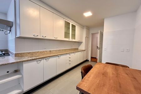 Apartamento para alugar com 316m², 4 quartos e 1 vaga Apartamento para alugar com 316m², 4 quartos e 1 vagaCozinha