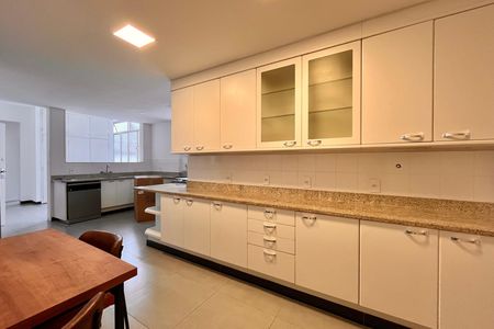 Apartamento para alugar com 316m², 4 quartos e 1 vaga Apartamento para alugar com 316m², 4 quartos e 1 vagaCozinha