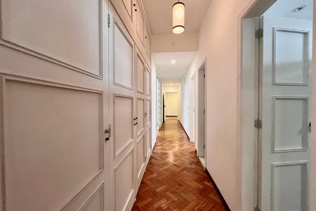 Apartamento para alugar com 316m², 4 quartos e 1 vaga Apartamento para alugar com 316m², 4 quartos e 1 vagaCorredor