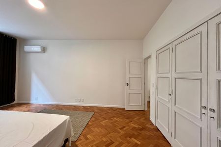 Apartamento para alugar com 316m², 4 quartos e 1 vaga Apartamento para alugar com 316m², 4 quartos e 1 vagaQuarto 4