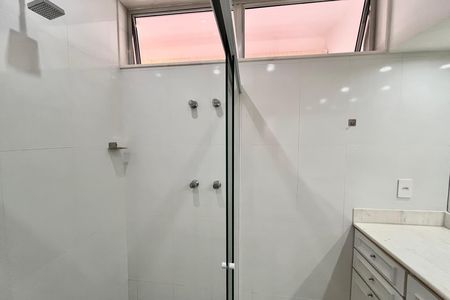 Apartamento para alugar com 316m², 4 quartos e 1 vaga Apartamento para alugar com 316m², 4 quartos e 1 vagaBanheiro 1