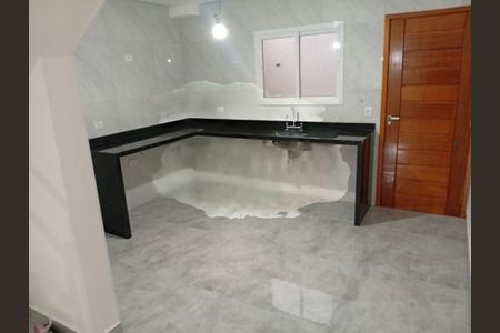 Casa à venda com 3 quartos, 106m² em Jardim Alzira, São Paulo