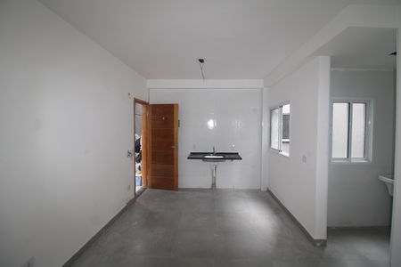 Sala / Cozinha / Área de Serviço de apartamento para alugar com 2 quartos, 32m² em Jardim Primavera, São Paulo