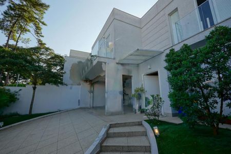 Casa à venda com 4 quartos, 274m² em Jardim Santo Amaro, São Paulo