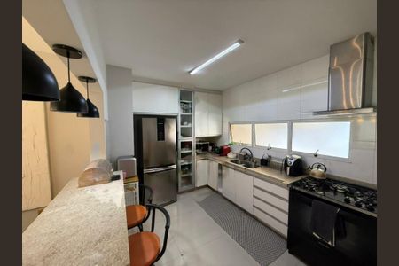 Casa à venda com 149m², 2 quartos e 2 vagas