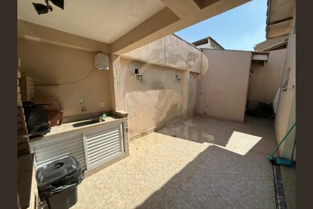 Casa à venda com 149m², 2 quartos e 2 vagas