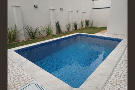 Casa de condomínio à venda com 226m², 3 quartos e 2 vagas Casa de condomínio à venda com 226m², 3 quartos e 2 vagasFoto 01