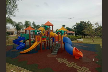 Casa de condomínio à venda com 226m², 3 quartos e 2 vagas Casa de condomínio à venda com 226m², 3 quartos e 2 vagasFoto 01