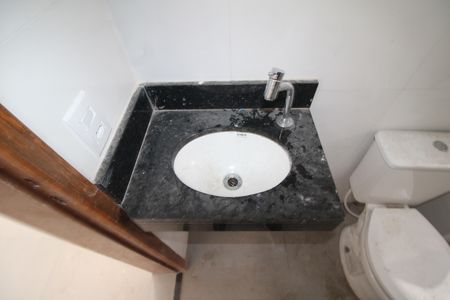 Apartamento para alugar com 41m², 2 quartos e sem vagaBanheiro