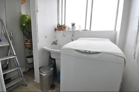 Apartamento à venda com 68m², 2 quartos e 1 vagaÁrea de Serviço