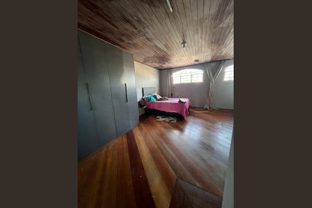 Casa à venda com 3 quartos, 278m² em Jardim Guanhembu, São Paulo
