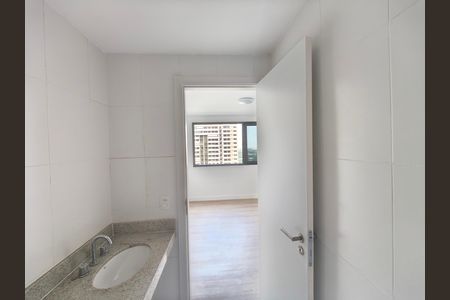 Apartamento à venda com 88m², 2 quartos e 1 vaga Apartamento à venda com 88m², 2 quartos e 1 vagaBanheiro Suite 1