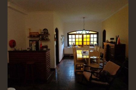 Casa à venda com 350m², 5 quartos e 3 vagas