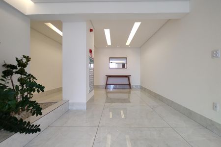 Apartamento para alugar com 79m², 2 quartos e 1 vaga Apartamento para alugar com 79m², 2 quartos e 1 vagaHall de entrada